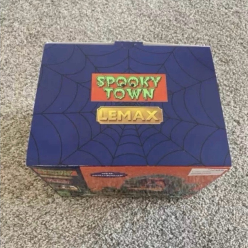 Lemax Spooky Town Witch Display - Multicolor - Picture 6 of 6